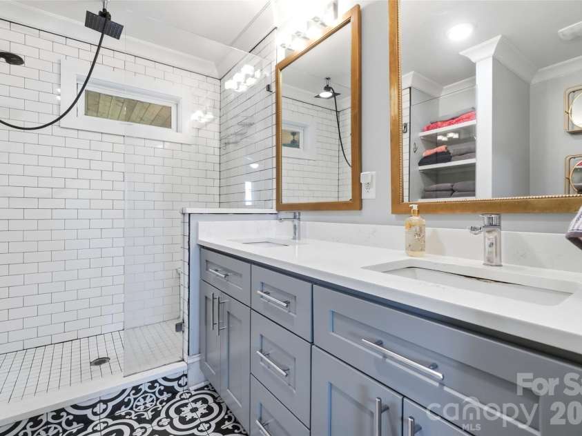 1901 Clearwood Lane, Charlotte, NC 28214.  MLS# CAR4422726, YatesRealty ID 50028. 