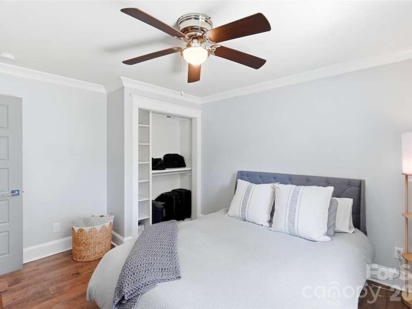 1901 Clearwood Lane, Charlotte, NC 28214.  MLS# CAR4422726, YatesRealty ID 50028. 