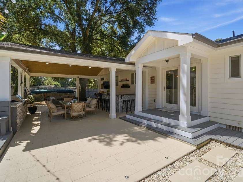 1901 Clearwood Lane, Charlotte, NC 28214.  MLS# CAR4422726, YatesRealty ID 50028. 