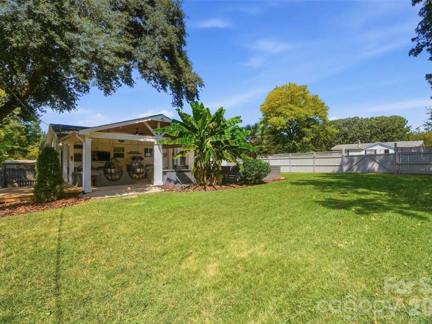 1901 Clearwood Lane, Charlotte, NC 28214.  MLS# CAR4422726, YatesRealty ID 50028. 