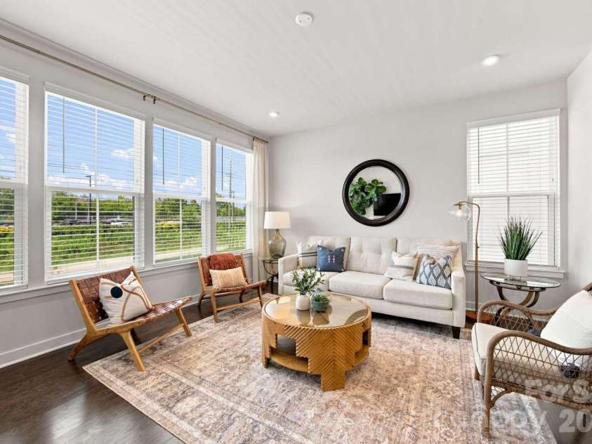 260 Parkwood Avenue, Charlotte, NC 28206.  MLS# CAR4423328, YatesRealty ID 50035. 