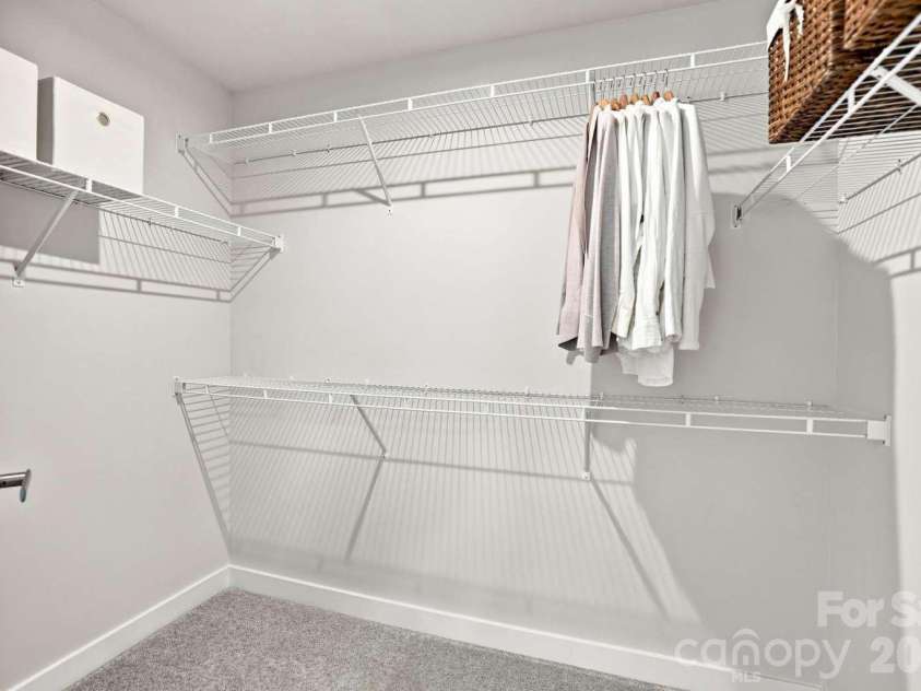 260 Parkwood Avenue, Charlotte, NC 28206.  MLS# CAR4423328, YatesRealty ID 50035. 