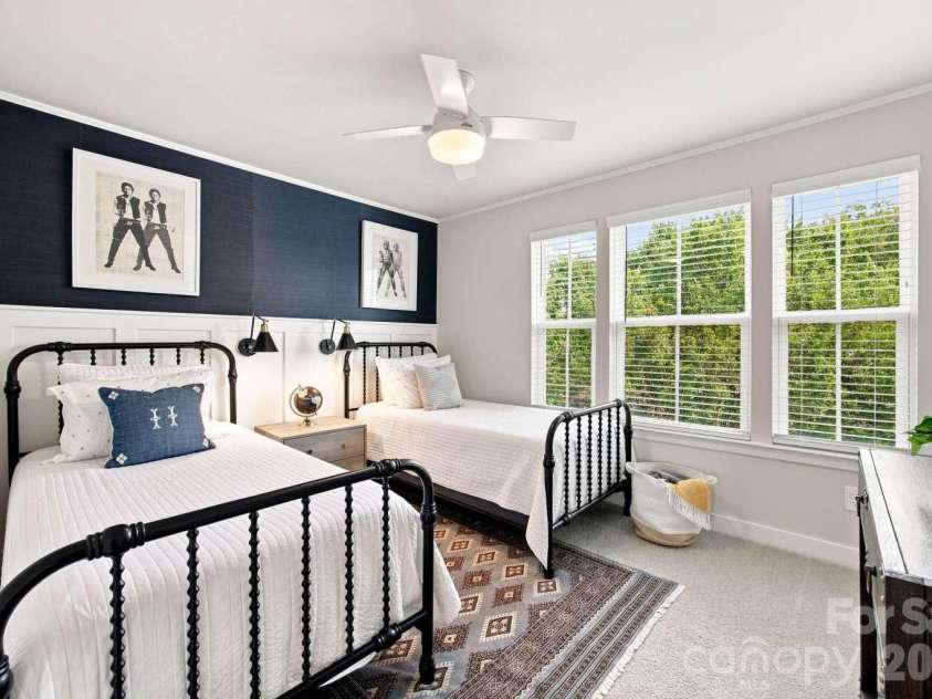 260 Parkwood Avenue, Charlotte, NC 28206.  MLS# CAR4423328, YatesRealty ID 50035. 