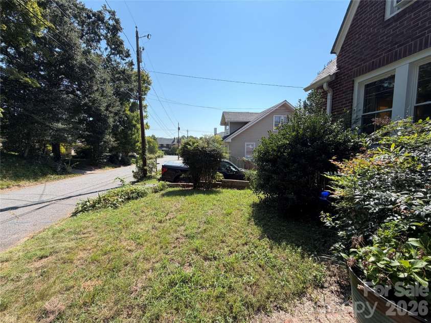 177 6th Street, Rutherfordton, NC 28139.  MLS# CAR4422598, YatesRealty ID 50036. 