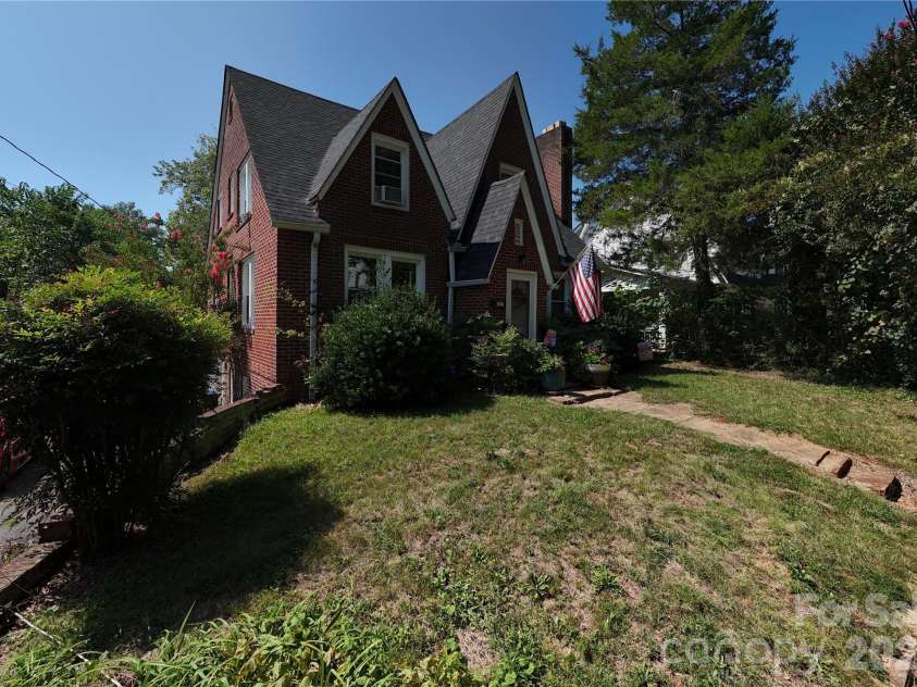 177 6th Street, Rutherfordton, NC 28139.  MLS# CAR4422598, YatesRealty ID 50036. 