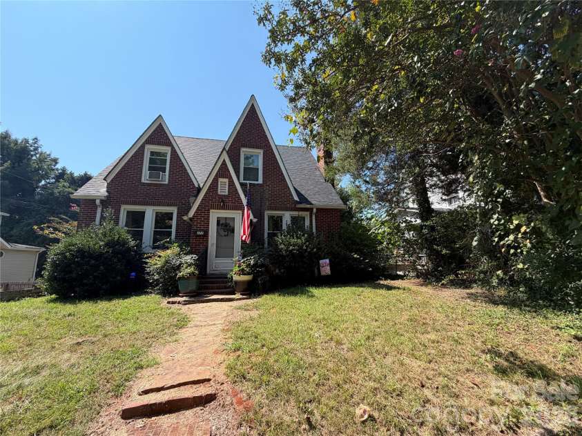 177 6th Street, Rutherfordton, NC 28139.  MLS# CAR4422598, YatesRealty ID 50036. 