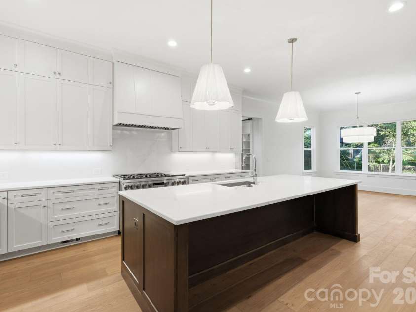4214 Waterbury Drive, Charlotte, NC 28209.  MLS# CAR4422616, YatesRealty ID 50037. 