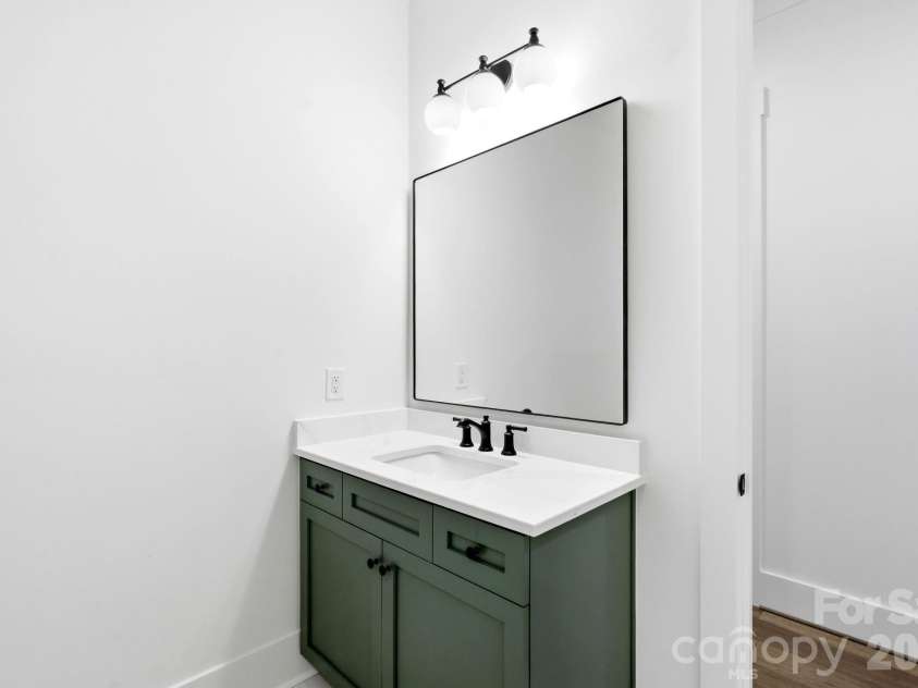 4214 Waterbury Drive, Charlotte, NC 28209.  MLS# CAR4422616, YatesRealty ID 50037. 