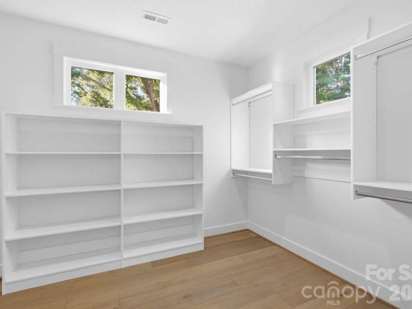4214 Waterbury Drive, Charlotte, NC 28209.  MLS# CAR4422616, YatesRealty ID 50037. 
