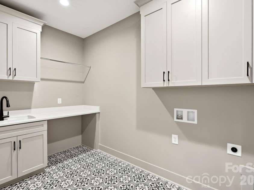 4214 Waterbury Drive, Charlotte, NC 28209.  MLS# CAR4422616, YatesRealty ID 50037. 