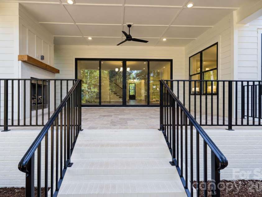 4214 Waterbury Drive, Charlotte, NC 28209.  MLS# CAR4422616, YatesRealty ID 50037. 