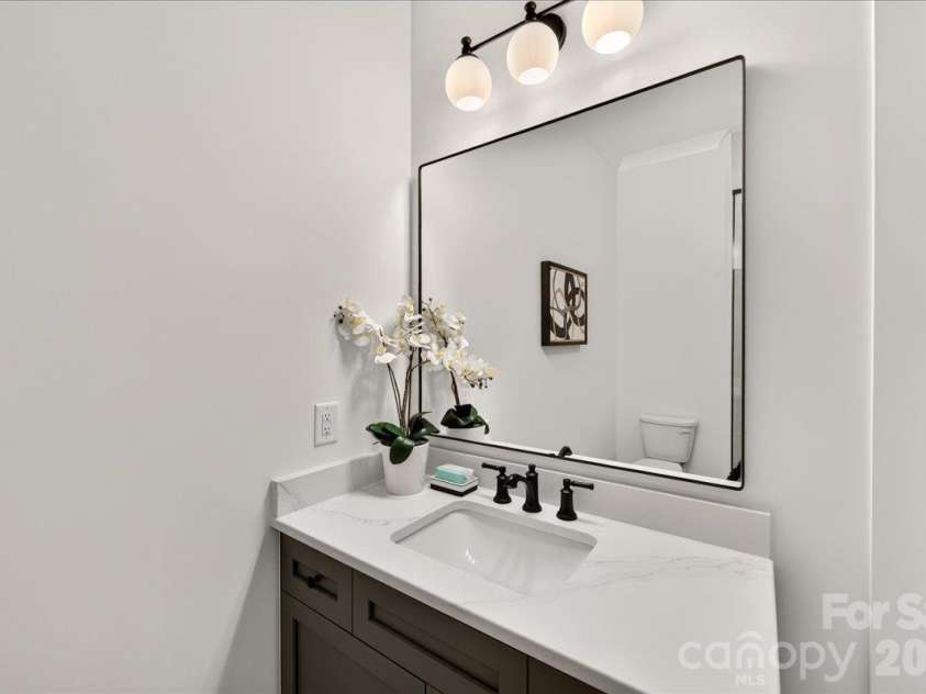 4214 Waterbury Drive, Charlotte, NC 28209.  MLS# CAR4422616, YatesRealty ID 50037. 