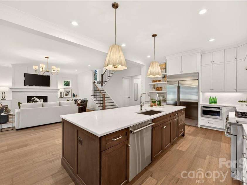 4214 Waterbury Drive, Charlotte, NC 28209.  MLS# CAR4422616, YatesRealty ID 50037. 