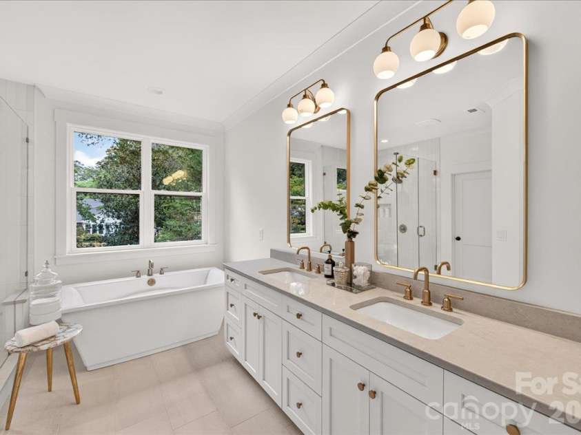 4214 Waterbury Drive, Charlotte, NC 28209.  MLS# CAR4422616, YatesRealty ID 50037. 