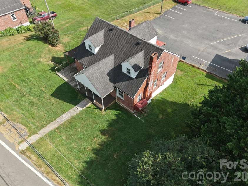 164 Mitchell Avenue, Bakersville, NC 28705.  MLS# CAR4423512, YatesRealty ID 50038. 