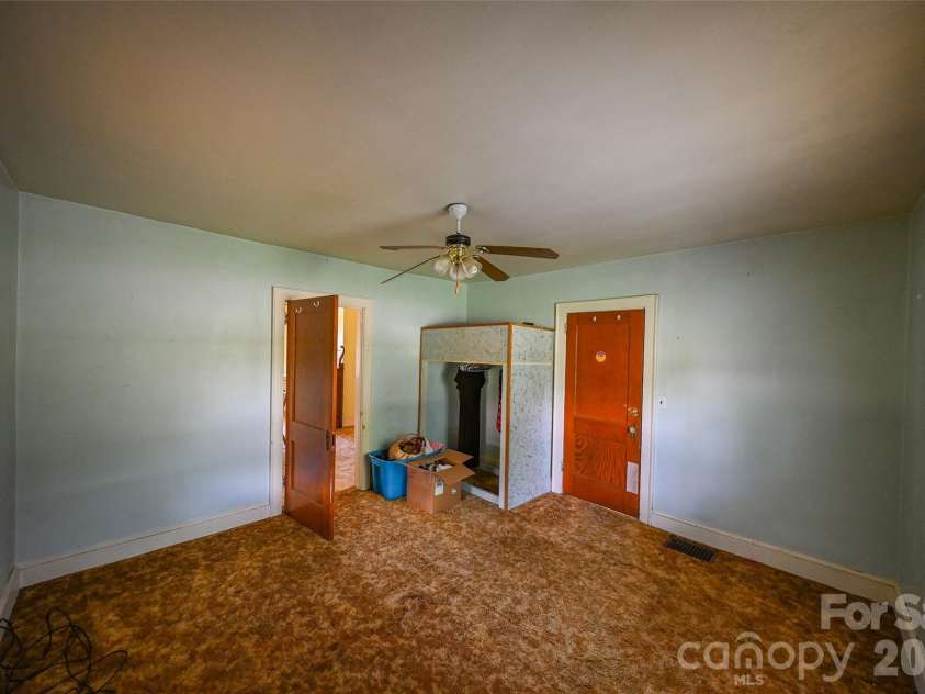 164 Mitchell Avenue, Bakersville, NC 28705.  MLS# CAR4423512, YatesRealty ID 50038. 