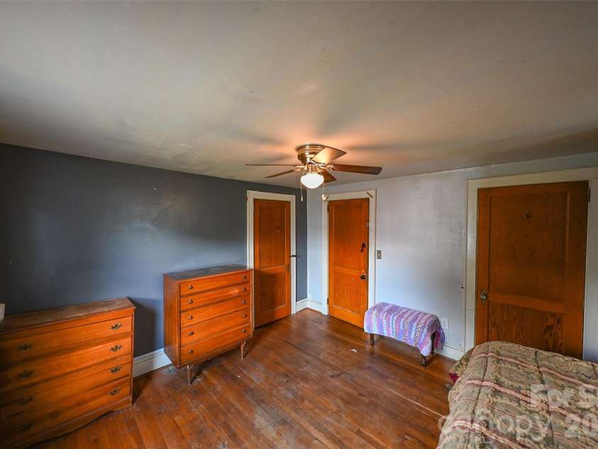 164 Mitchell Avenue, Bakersville, NC 28705.  MLS# CAR4423512, YatesRealty ID 50038. 