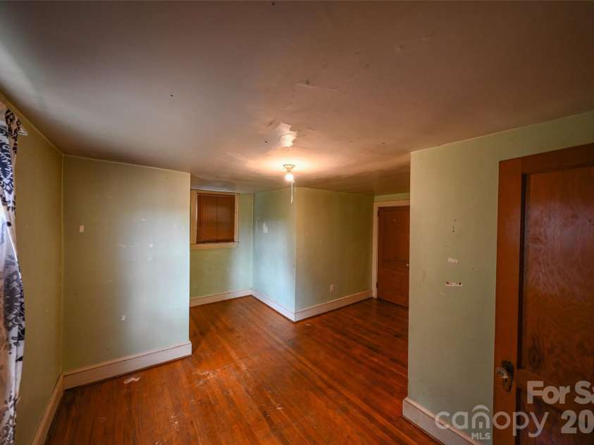 164 Mitchell Avenue, Bakersville, NC 28705.  MLS# CAR4423512, YatesRealty ID 50038. 