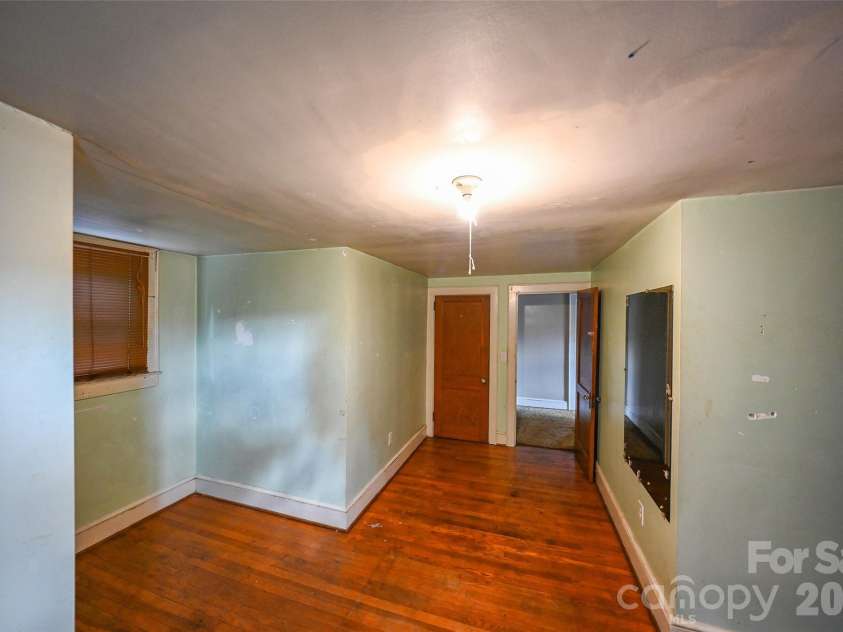 164 Mitchell Avenue, Bakersville, NC 28705.  MLS# CAR4423512, YatesRealty ID 50038. 
