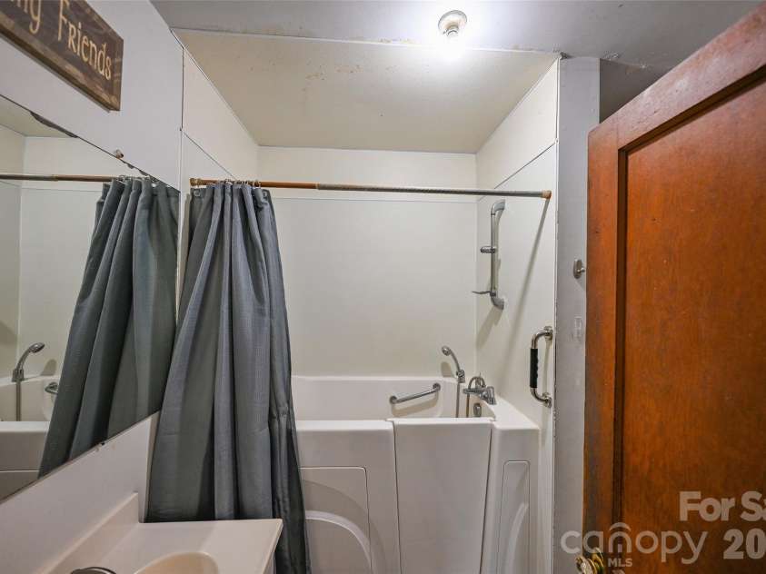 164 Mitchell Avenue, Bakersville, NC 28705.  MLS# CAR4423512, YatesRealty ID 50038. 
