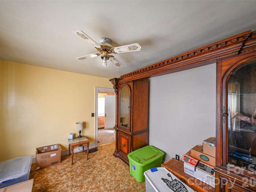 164 Mitchell Avenue, Bakersville, NC 28705.  MLS# CAR4423512, YatesRealty ID 50038. 