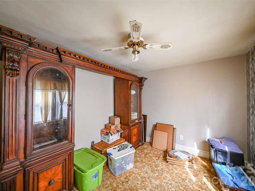 164 Mitchell Avenue, Bakersville, NC 28705.  MLS# CAR4423512, YatesRealty ID 50038. 