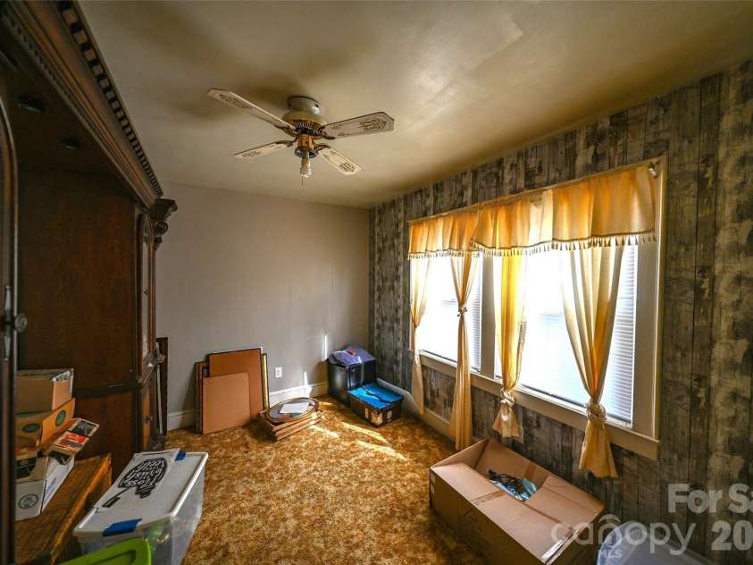 164 Mitchell Avenue, Bakersville, NC 28705.  MLS# CAR4423512, YatesRealty ID 50038. 
