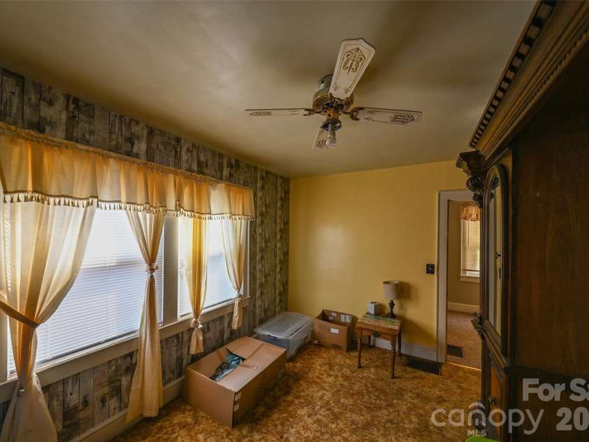 164 Mitchell Avenue, Bakersville, NC 28705.  MLS# CAR4423512, YatesRealty ID 50038. 