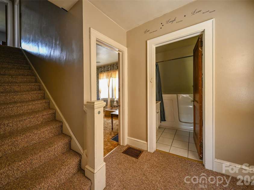 164 Mitchell Avenue, Bakersville, NC 28705.  MLS# CAR4423512, YatesRealty ID 50038. 