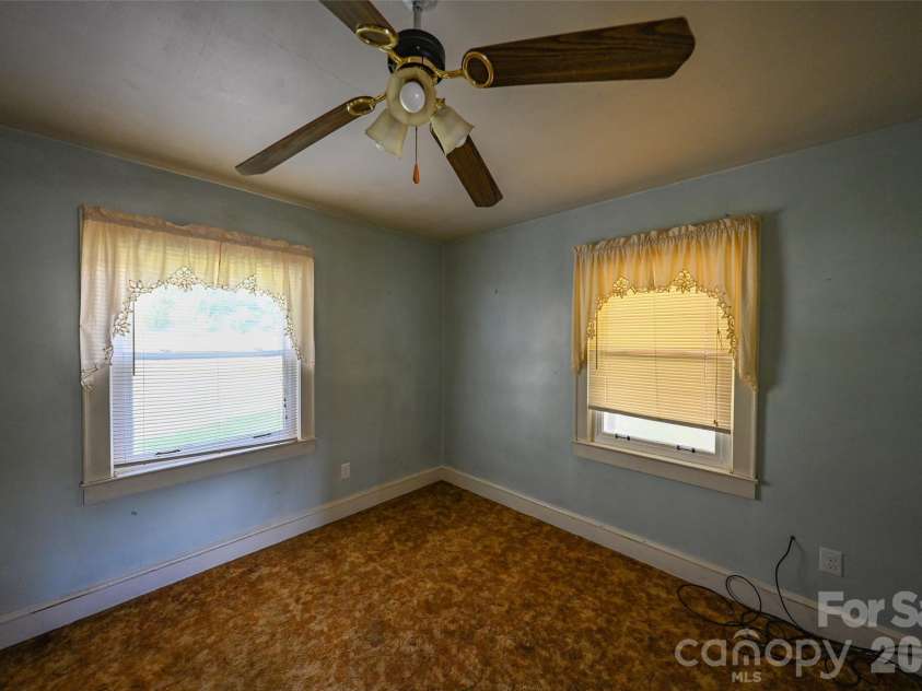 164 Mitchell Avenue, Bakersville, NC 28705.  MLS# CAR4423512, YatesRealty ID 50038. 