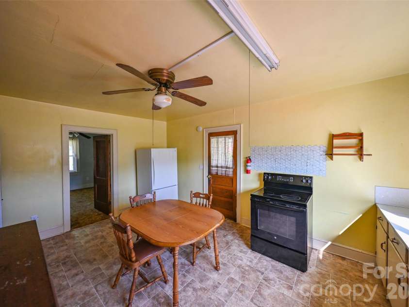 164 Mitchell Avenue, Bakersville, NC 28705.  MLS# CAR4423512, YatesRealty ID 50038. 