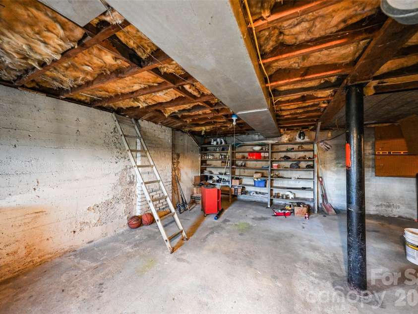 164 Mitchell Avenue, Bakersville, NC 28705.  MLS# CAR4423512, YatesRealty ID 50038. 