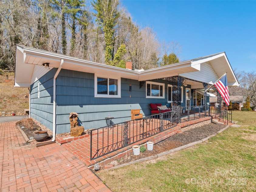 741 Golf Course Road, Waynesville, NC 28786.  MLS# CAR4228648, YatesRealty ID 5004. 