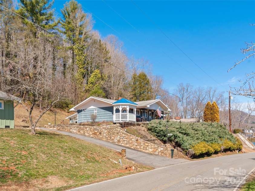 741 Golf Course Road, Waynesville, NC 28786.  MLS# CAR4228648, YatesRealty ID 5004. 