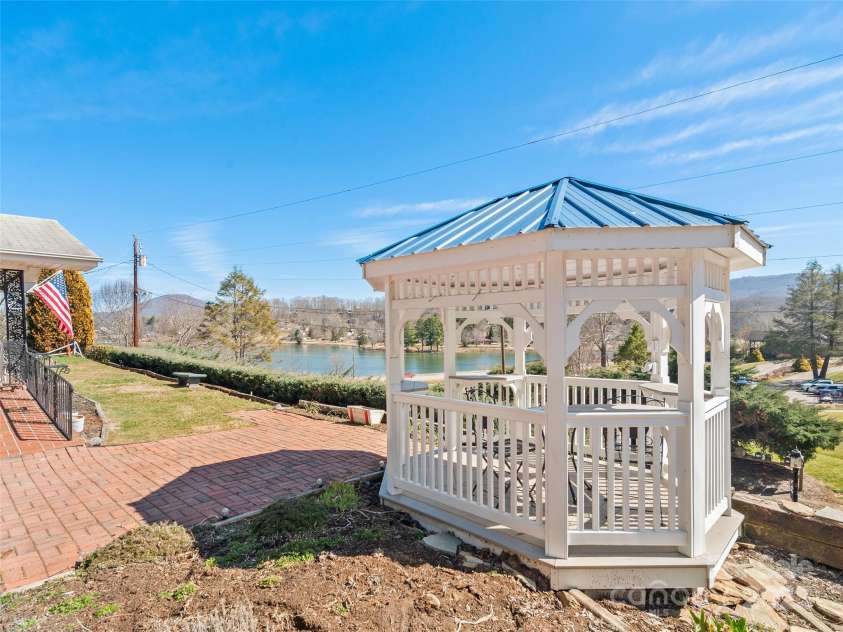 741 Golf Course Road, Waynesville, NC 28786.  MLS# CAR4228648, YatesRealty ID 5004. 