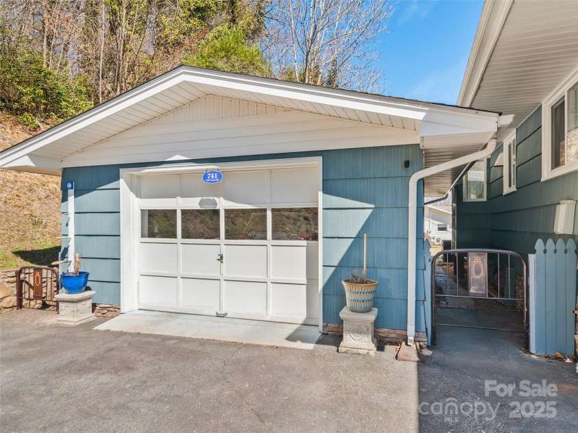 741 Golf Course Road, Waynesville, NC 28786.  MLS# CAR4228648, YatesRealty ID 5004. 
