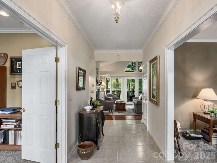 60 Beaumont Drive, Hendersonville, NC 28739.  MLS# CAR4423408, YatesRealty ID 50040. 