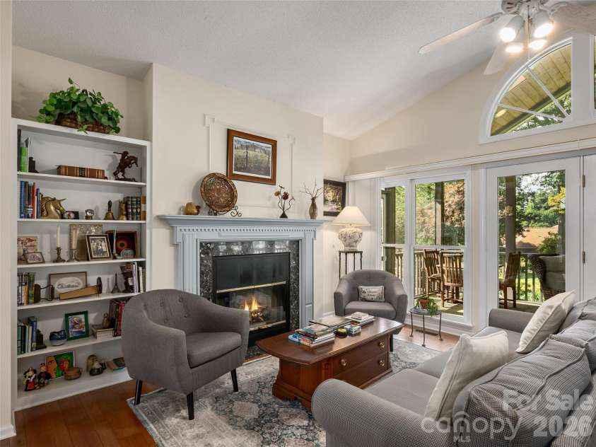 60 Beaumont Drive, Hendersonville, NC 28739.  MLS# CAR4423408, YatesRealty ID 50040. 