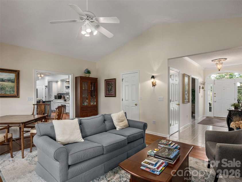 60 Beaumont Drive, Hendersonville, NC 28739.  MLS# CAR4423408, YatesRealty ID 50040. 
