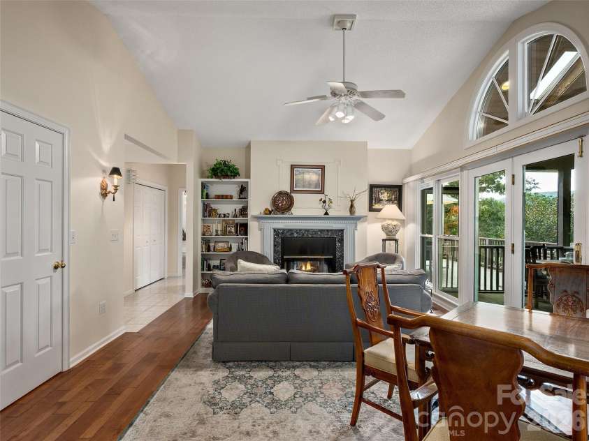 60 Beaumont Drive, Hendersonville, NC 28739.  MLS# CAR4423408, YatesRealty ID 50040. 