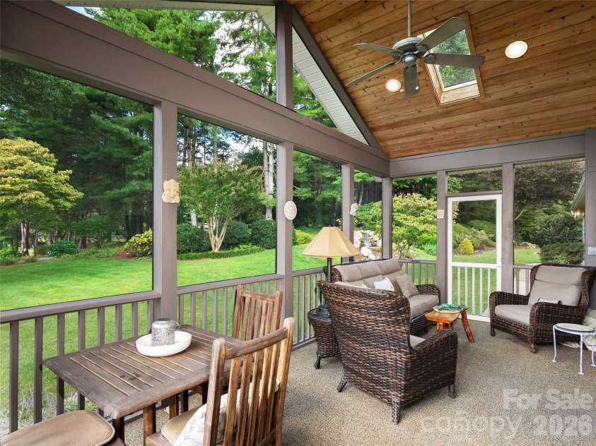 60 Beaumont Drive, Hendersonville, NC 28739.  MLS# CAR4423408, YatesRealty ID 50040. 