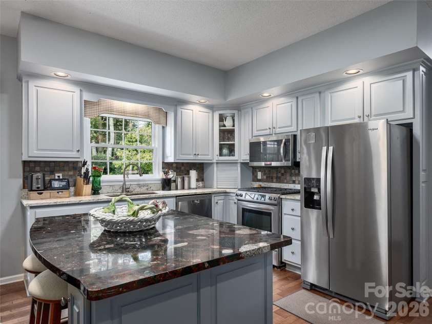 60 Beaumont Drive, Hendersonville, NC 28739.  MLS# CAR4423408, YatesRealty ID 50040. 