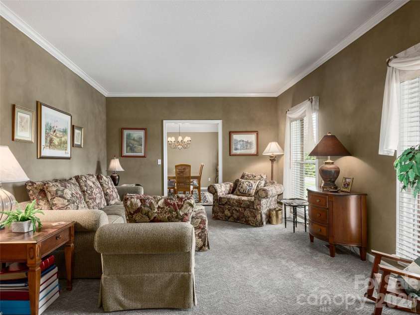 60 Beaumont Drive, Hendersonville, NC 28739.  MLS# CAR4423408, YatesRealty ID 50040. 