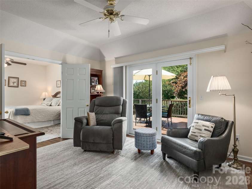 60 Beaumont Drive, Hendersonville, NC 28739.  MLS# CAR4423408, YatesRealty ID 50040. 