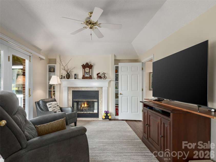 60 Beaumont Drive, Hendersonville, NC 28739.  MLS# CAR4423408, YatesRealty ID 50040. 