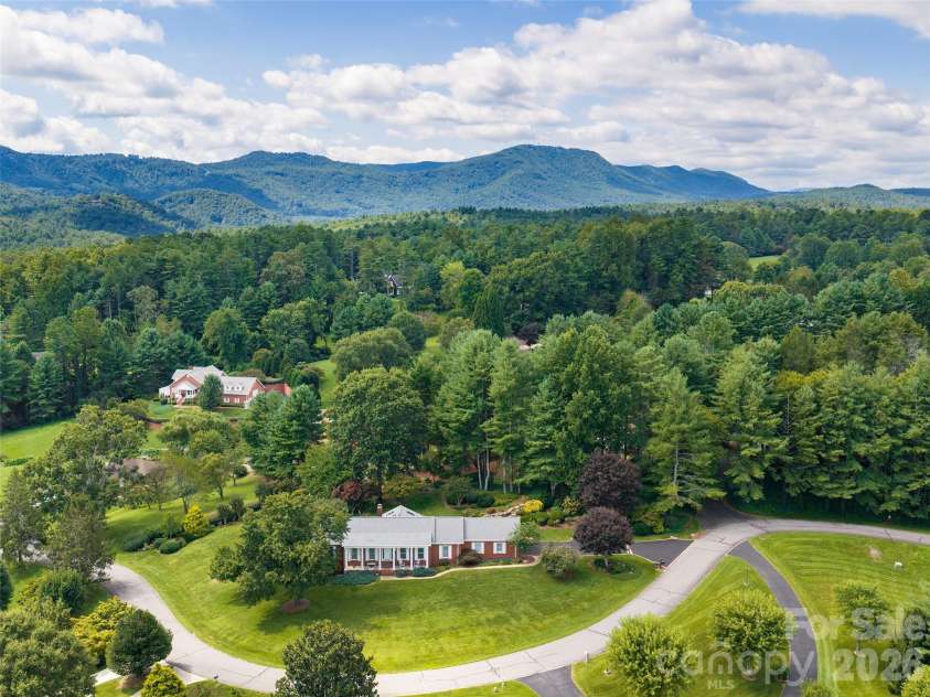 60 Beaumont Drive, Hendersonville, NC 28739.  MLS# CAR4423408, YatesRealty ID 50040. 