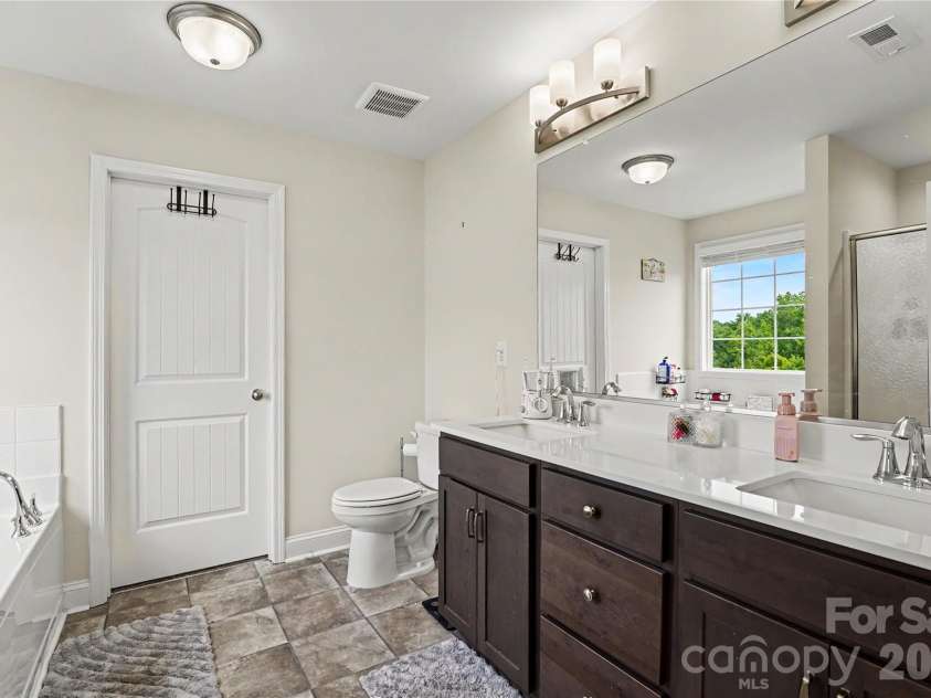 246 Kyndall Run Drive, Lexington, NC 27295.  MLS# CAR4421943, YatesRealty ID 50041. 