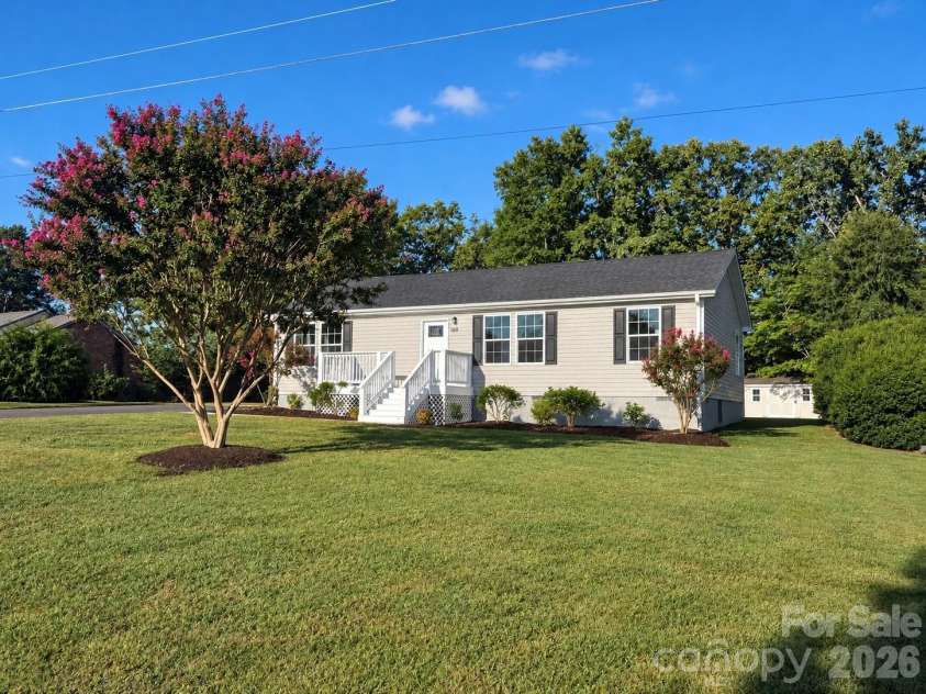 5217 Canterbury Drive, Conover, NC 28613.  MLS# CAR4423243, YatesRealty ID 50044. 