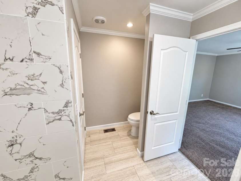 5217 Canterbury Drive, Conover, NC 28613.  MLS# CAR4423243, YatesRealty ID 50044. 