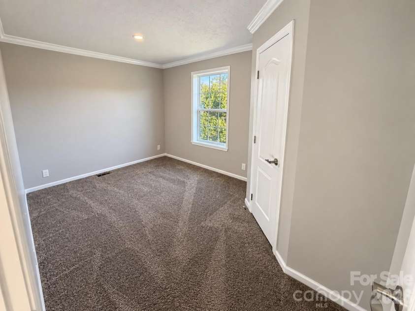 5217 Canterbury Drive, Conover, NC 28613.  MLS# CAR4423243, YatesRealty ID 50044. 